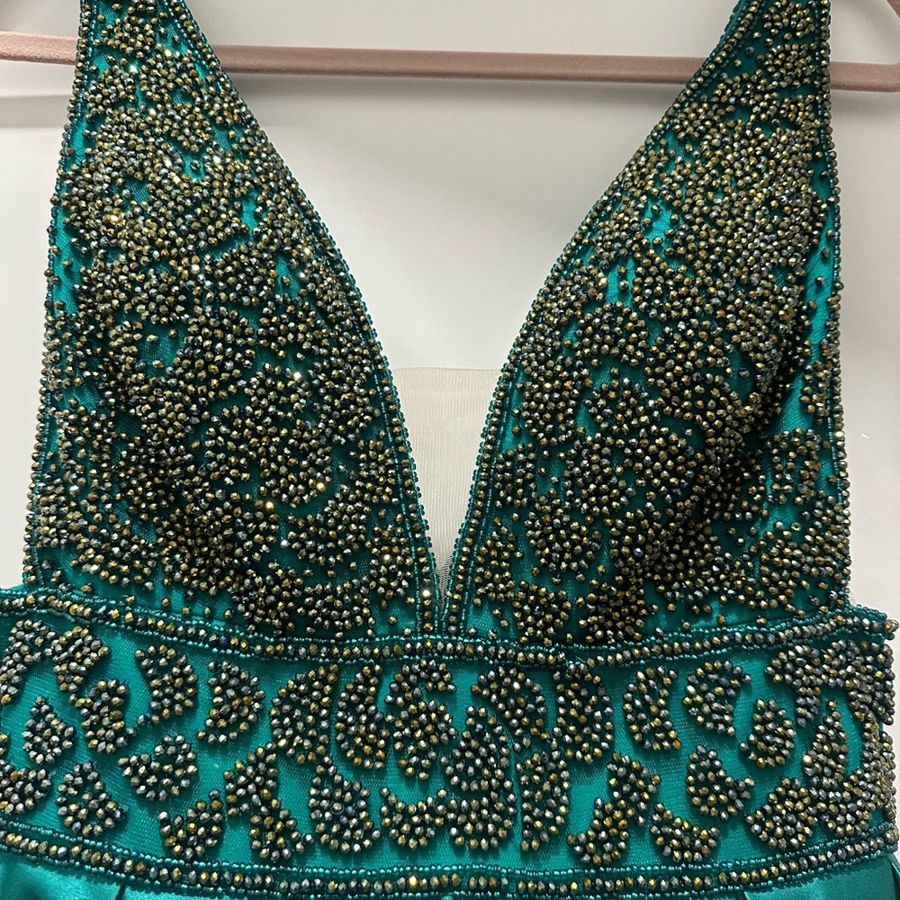 Vienna Prom Deep Aqua Sleeveless V-neck Plunge Gown - Picture 7 of 15